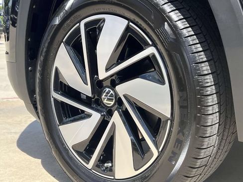 New 2026 Volkswagen Atlas SE FWD image 6