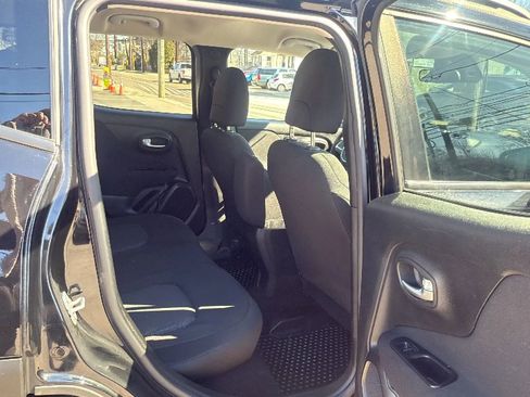 Used 2019 Jeep Renegade Sport image 26