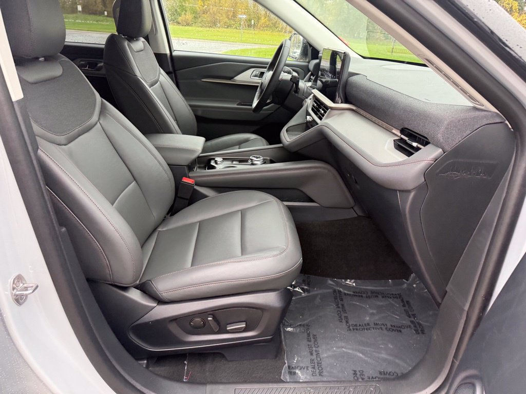 Used 2026 Ford Explorer Active w/ Active Comfort Package AWD/4WD image 36