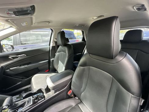 Certified 2025 Kia Sportage EX FWD image 21