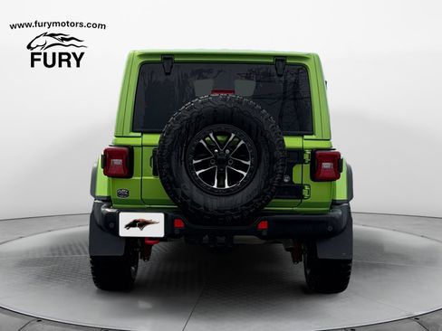 Used 2025 Jeep Wrangler Unlimited Rubicon AWD/4WD image 4