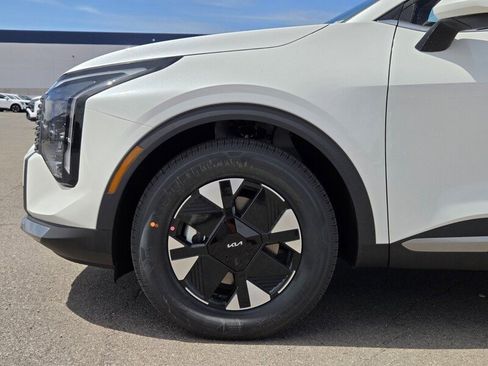New 2026 Kia Sportage LX FWD image 5