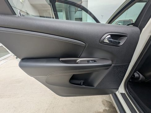 Used 2020 Dodge Journey Crossroad w/ Popular Equipment Group image 41