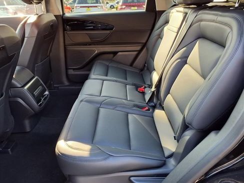 New 2026 Lincoln Nautilus Premier AWD/4WD image 9