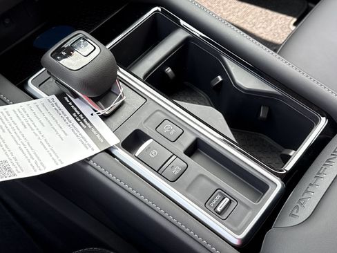 New 2026 Nissan Pathfinder SL FWD image 7
