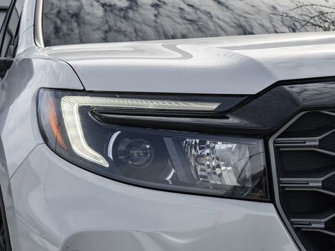 Used 2024 Honda Passport TrailSport image 13