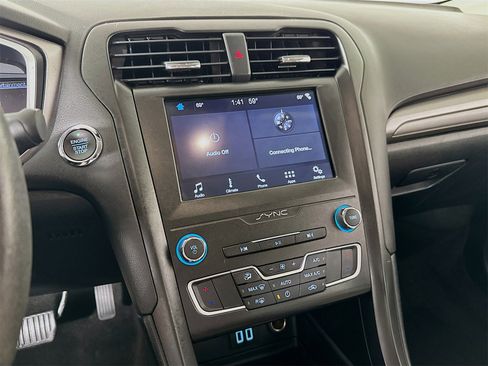 Used 2019 Ford Fusion SE w/ Equipment Group 151A image 15