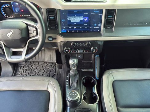 Used 2024 Ford Bronco Wildtrak AWD/4WD image 32