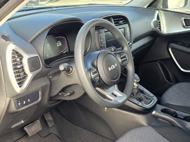 Certified 2025 Kia Soul LX FWD image 13