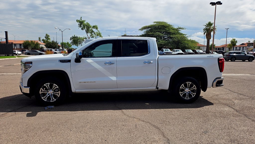 Used 2025 GMC Sierra 1500 SLT AWD/4WD image 7