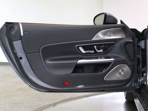 Used 2023 Mercedes-Benz SL 55 AMG 4MATIC image 17