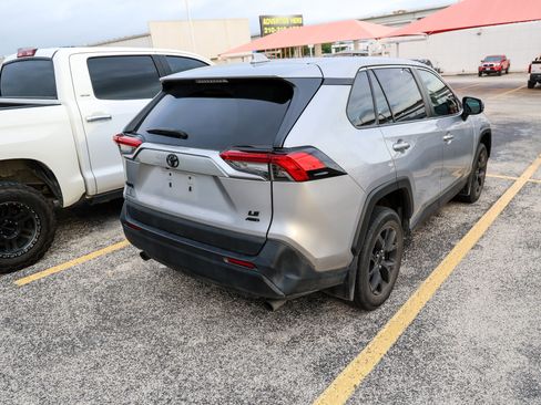 Used 2024 Toyota RAV4 LE AWD/4WD image 22
