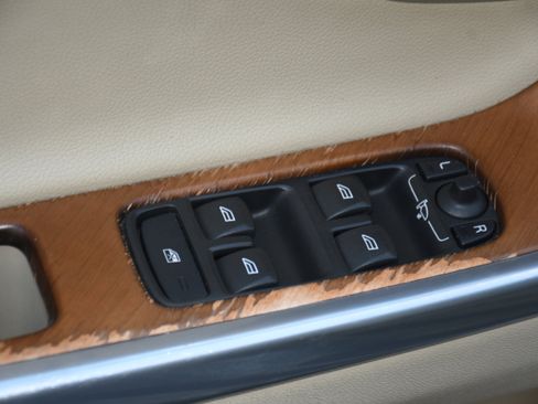 Used 2016 Volvo XC60 T6 image 12