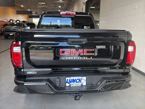 Used 2024 GMC Canyon Denali AWD/4WD image 3