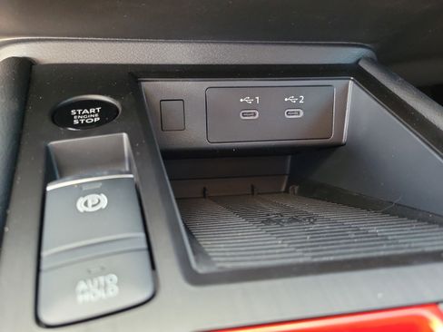 Certified 2025 Nissan Kicks SR FWD image 28