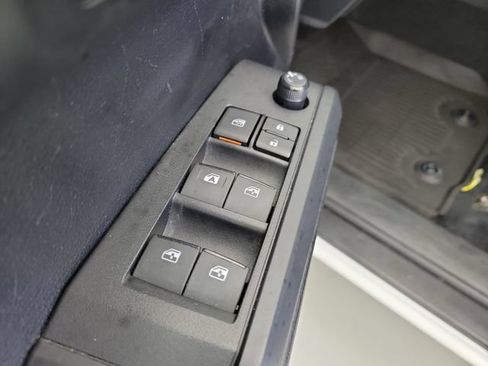 Used 2021 Toyota Tacoma SR AWD/4WD image 21