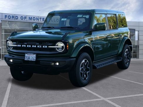 Used 2025 Ford Bronco Outer Banks image 8