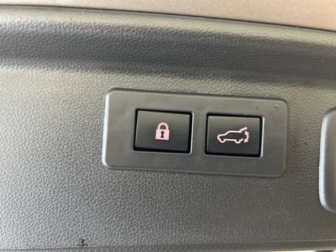 Used 2023 Subaru Forester Premium image 30