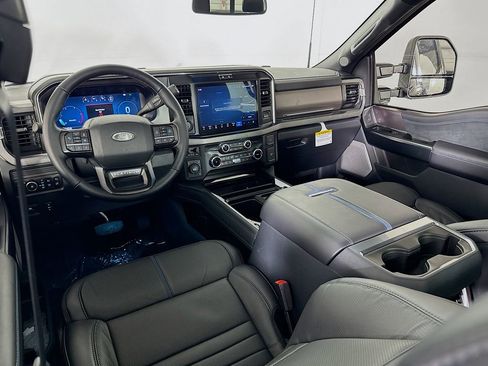 Used 2026 Ford F450 Platinum w/ FX4 Off-Road Package AWD/4WD image 44