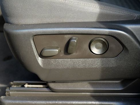 Used 2023 Chevrolet Tahoe LS image 21