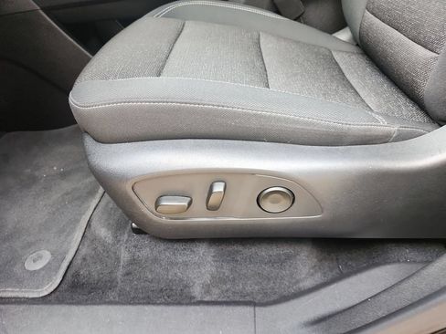 Used 2025 Chevrolet Traverse LT w/ Driver Confidence Package FWD image 16