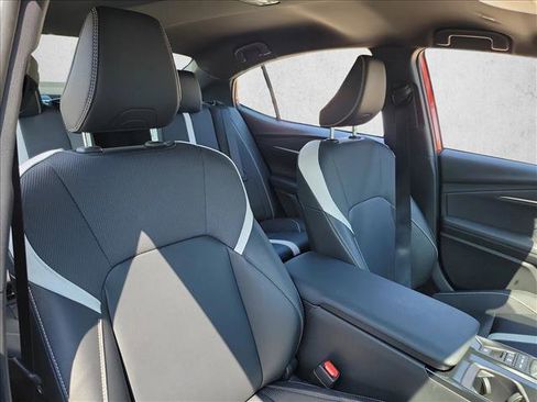 Used 2025 Toyota Camry SE w/ Convenience Package image 12