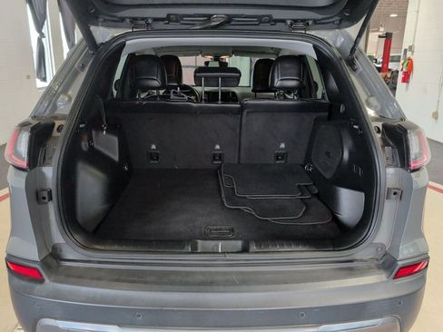 Used 2019 Jeep Cherokee Limited AWD/4WD image 12