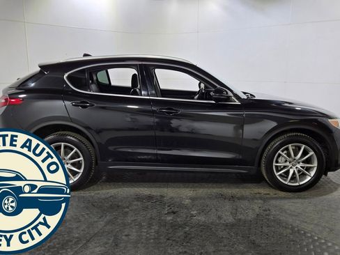 Used 2018 Alfa Romeo Stelvio Ti image 11