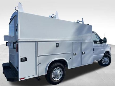 New 2026 Ford E-350 and Econoline 350 Super Duty w/ Power Equipment Group image 7