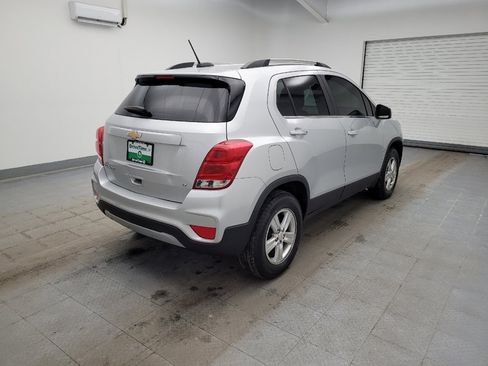 Used 2019 Chevrolet Trax LT w/ LT Convenience Package image 9