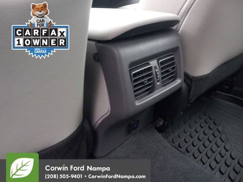 Used 2024 Toyota Camry SE image 27