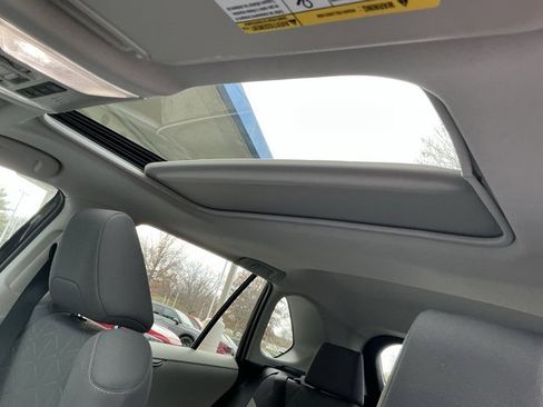 Used 2022 Toyota RAV4 XLE image 18