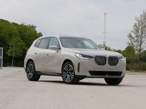 Used 2026 BMW X3 xDrive30i AWD/4WD image 2