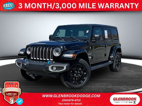 Used 2023 Jeep Wrangler Unlimited Sahara w/ Cold Weather Group AWD/4WD image 1