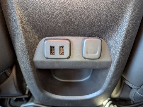 Used 2016 GMC Canyon SLT w/ Driver Alert Package image 15