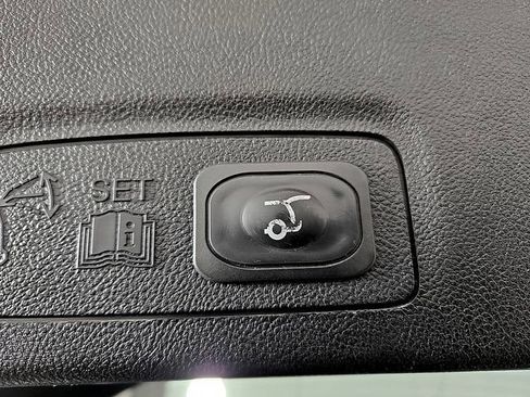 Certified 2019 Lincoln MKC Reserve w/ MKC Climate Package image 31