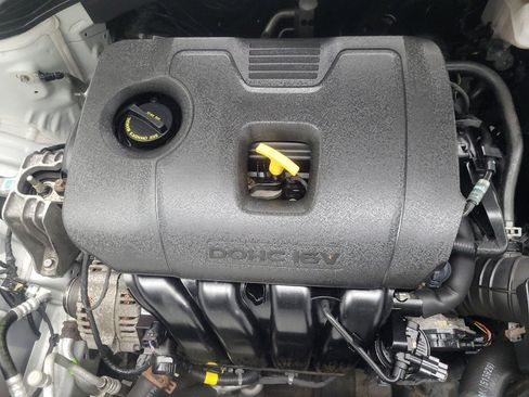 Used 2019 Hyundai Elantra SE w/ Cargo Package FWD image 30