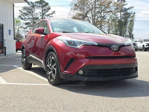 Used 2018 Toyota C-HR XLE image 7