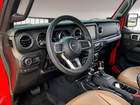 Used 2023 Jeep Wrangler Unlimited Sahara image 13