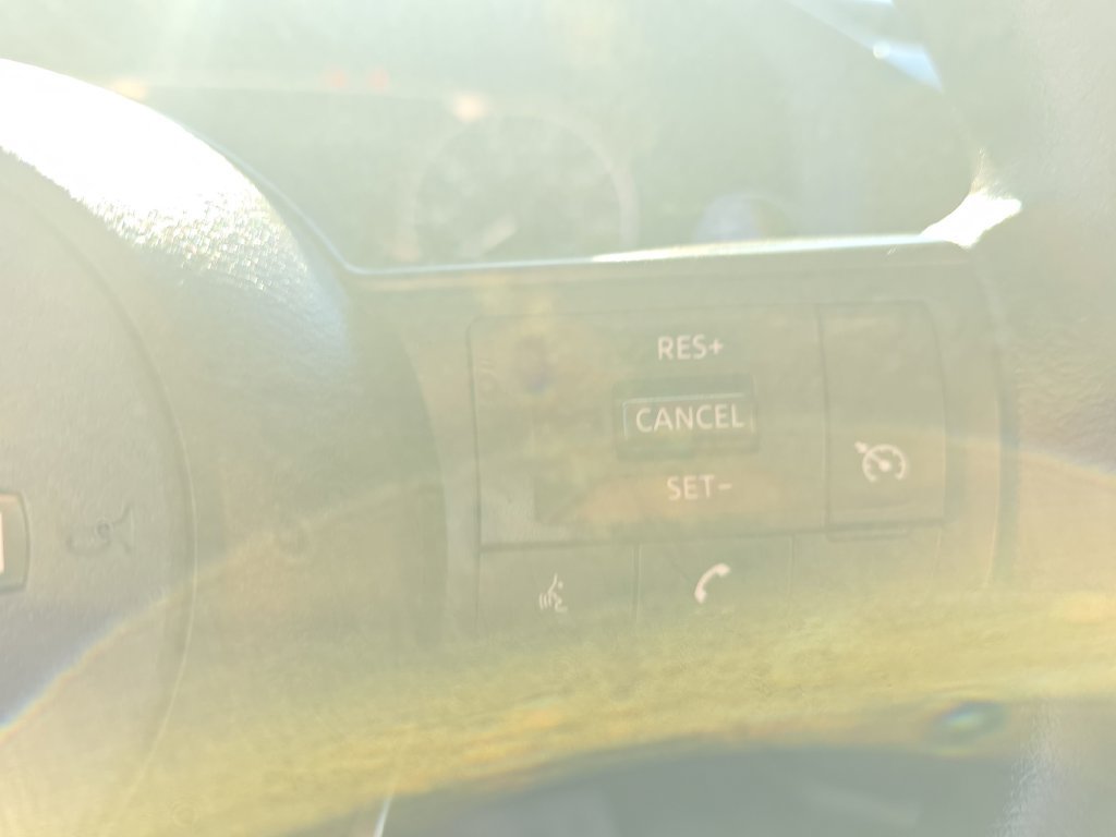 Used 2023 Nissan Pathfinder S AWD/4WD image 27