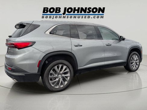 Used 2025 Buick Enclave Preferred image 2