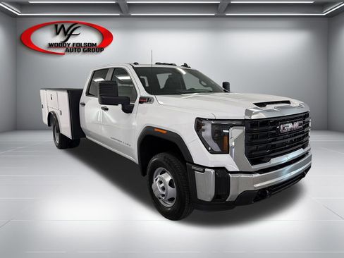 New 2026 GMC Sierra 3500 Pro AWD/4WD image 3