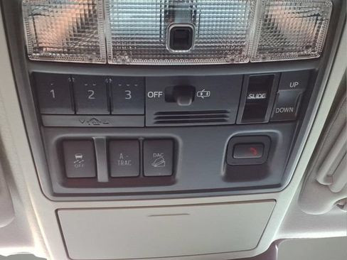 Used 2024 Toyota 4Runner SR5 Premium w/ Moonroof Package AWD/4WD image 26