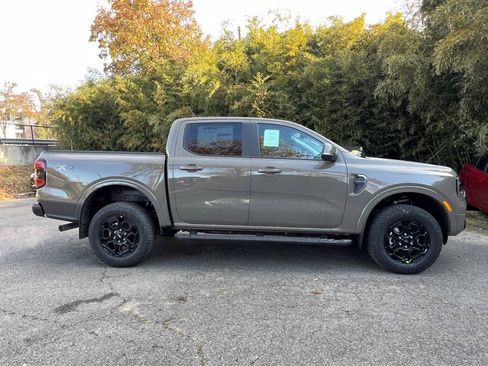 New 2025 Ford Ranger Lariat w/ Black Appearance Package image 3