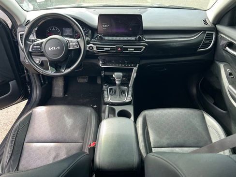Certified 2023 Kia Seltos EX AWD/4WD image 9