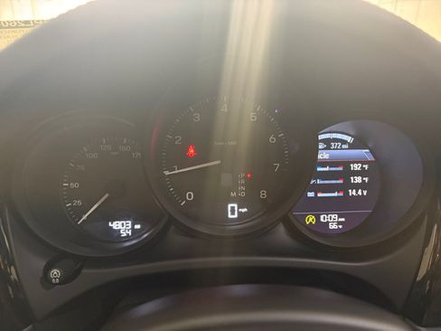 Certified 2026 Porsche Macan AWD/4WD image 40