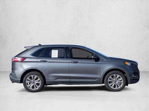 Used 2022 Ford Edge Titanium image 4