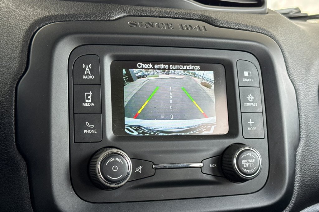 Used 2015 Jeep Renegade Limited w/ Safety & Security Group I AWD/4WD image 22