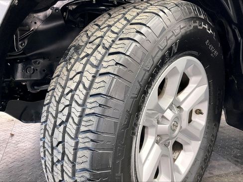 Used 2020 Toyota 4Runner SR5 Premium image 32