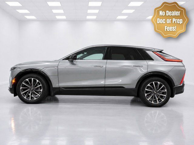 Used 2024 Cadillac Lyriq Sport AWD/4WD image 2